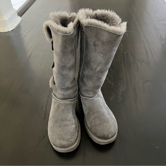 🧡GUC🧡 UGG AUSTRALIA Bailey Triplet Button Boots - Picture 4 of 15